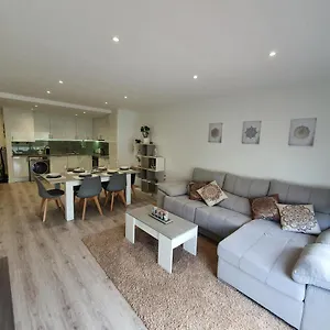 moderno-duplex-reformado.catalonia-hotels.com/